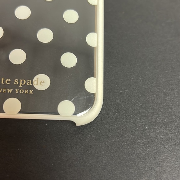 Kate Spade | iPhone 11 Pro‎ Max Protective Case Clear/White Polka Dot - Picture 6 of 12
